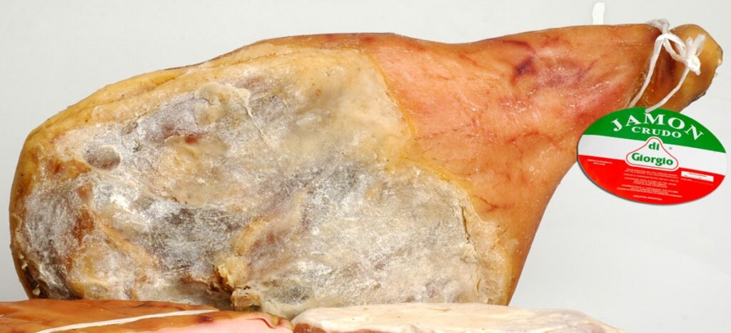 Fiambres y embutidos: Jamón crudo con hueso (pata de jamón) Di Giorgio